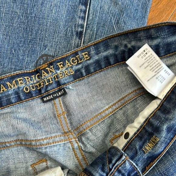 AEO Distressed Embroidered Graffiti Raw Hem Skinny Jeans in Sz: 32 32 - Picture 5 of 9